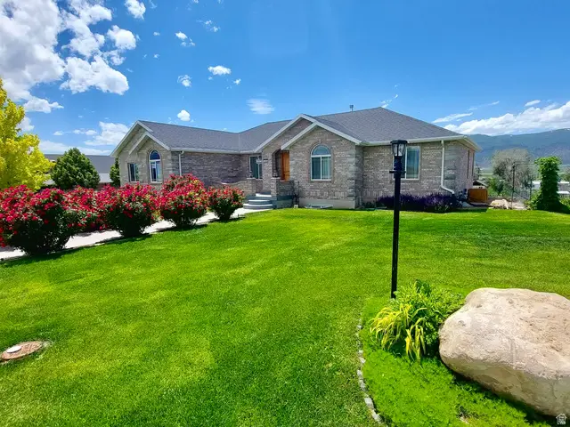 305 N Center St, Moroni, UT 84646 - #2