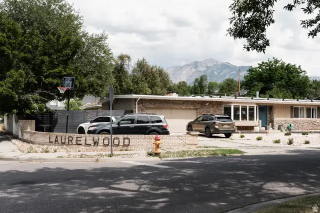 5615 S Laurelwood E, Holladay, UT 84121 - #2