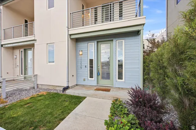 11239 S Clear Blue Dr W, South Jordan, UT 84009 - #3