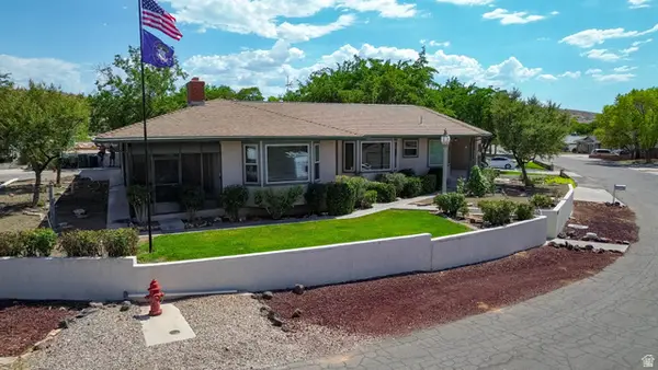 1272 E Chokeberry Dr, St. George, UT 84790