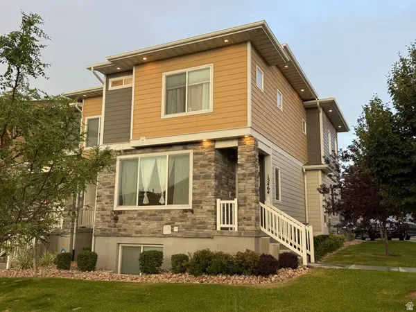 15464 S Midnight Way, Bluffdale, UT 84065