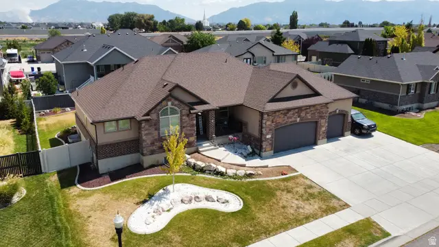 1201 S Shotley Bridge Dr, Syracuse, UT 84075 - #1