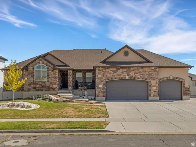 1201 S Shotley Bridge Dr, Syracuse, UT 84075 - #3