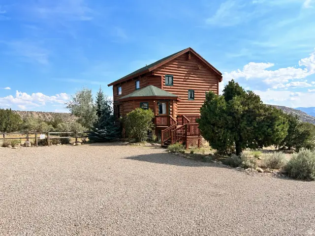 5390 N Eagle Dr, Kenilworth, UT 84529 - #2