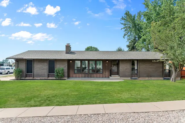 806 Vista Dr, South Ogden, UT 84403 - #2