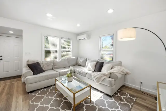 457 S Post St, Salt Lake City, UT 84104 - #3