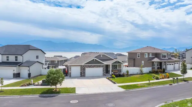 3344 S Tiger Heron Dr, Saratoga Springs, UT 84045 - #3