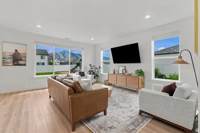 571 S 690 E, Hyrum, UT 84319 - #2