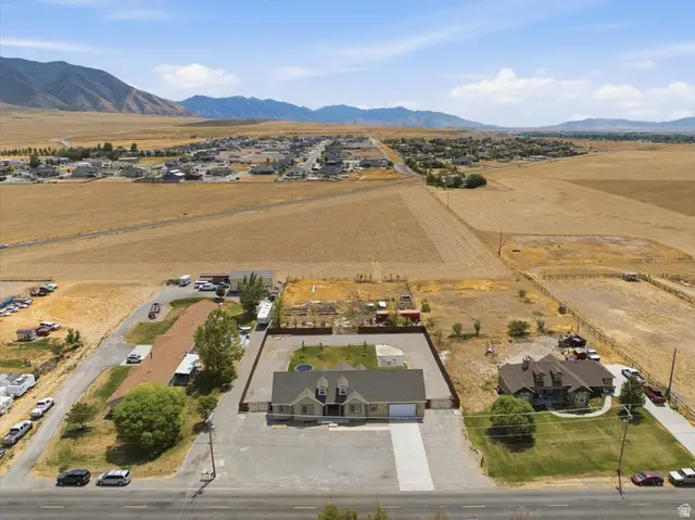 1232 E Canyon Rd N, Lake Point, UT 84074 - #3