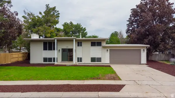 2085 E Castle Hill Ave, Cottonwood Heights, UT 84121