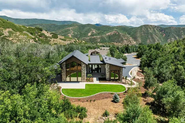 178 N Oakwood Cir, Springville, UT 84663 - #3