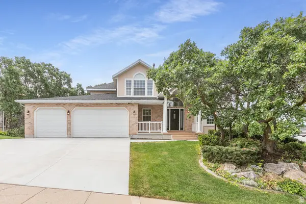 1921 Anasazi Dr, Ogden, UT 84403