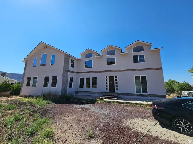 445 W Utah Ave, Hildale, UT 84784 - #1