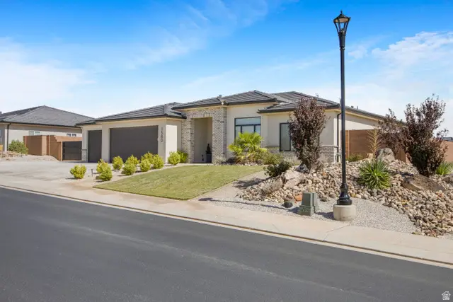 1540 E Honeycomb Dr, Saint George, UT 84790 - #3