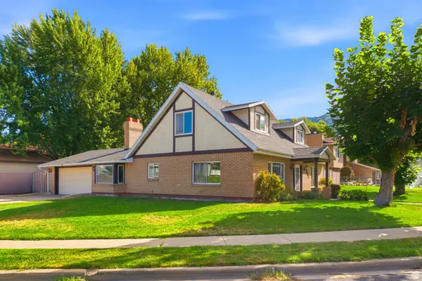 642 W Applewood Dr N, Centerville, UT 84014