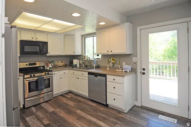 4760 Burch Creek Dr, South Ogden, UT 84403 - #3