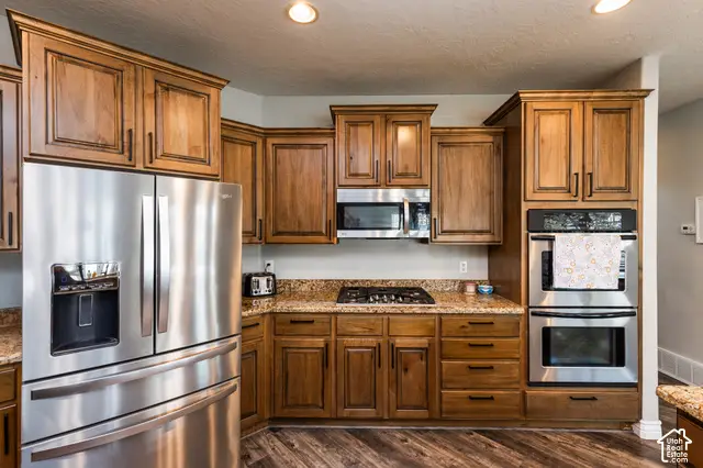 1685 W Prairie Hill Dr, Bluffdale, UT 84065 - #3