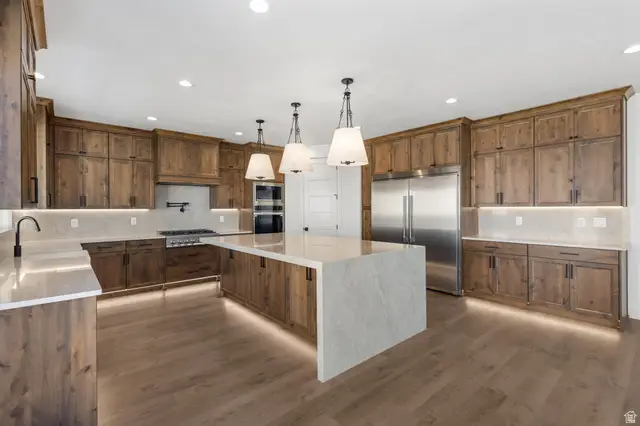 692 E Mountain Rd. N, North Ogden, UT 84414 - #3