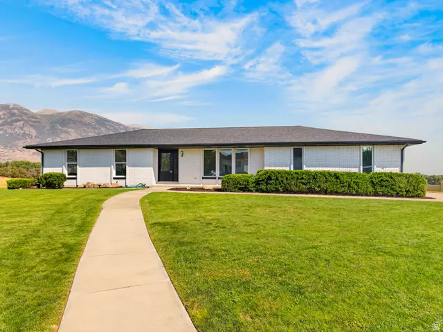 5423 W Pebble Ln, Highland, UT 84003 - #1