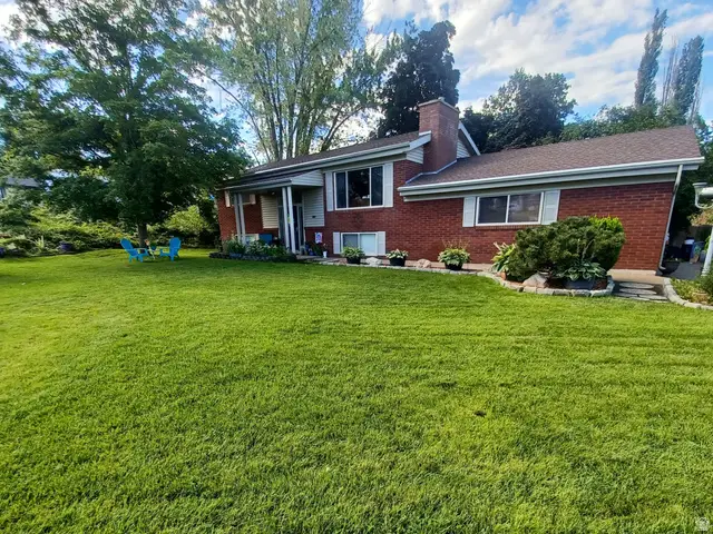 689 E Lavina Dr S, South Ogden, UT 84403 - #1