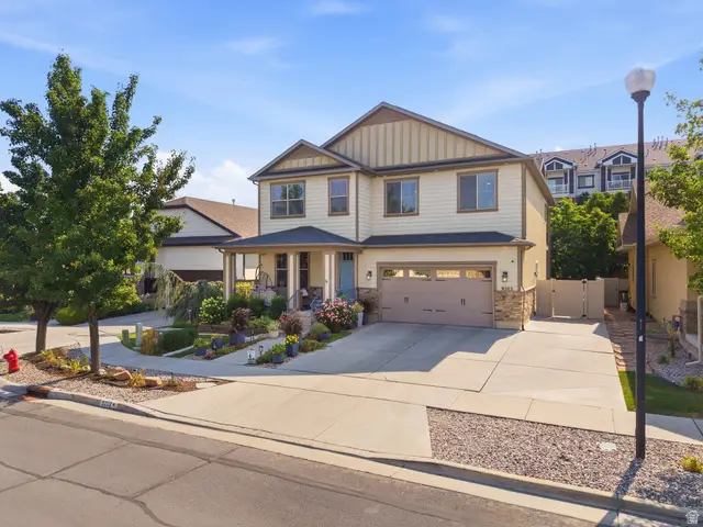 9203 S Brighton Dr, Sandy, UT 84070 - #2