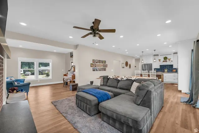 410 E Pages Ln, Centerville, UT 84014 - #3