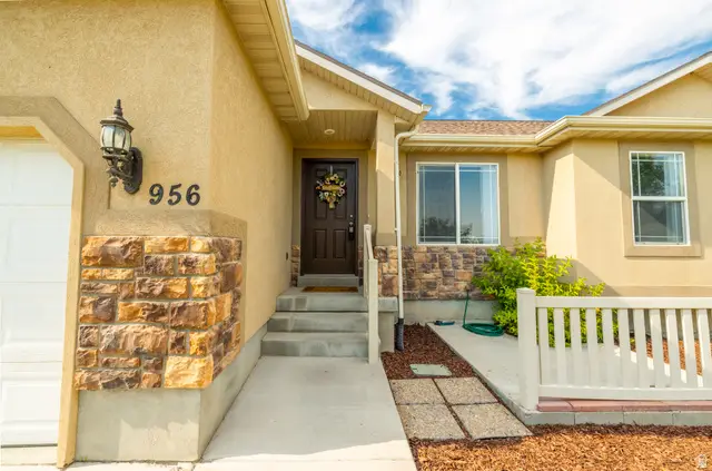 956 W Burro Way, Saratoga Springs, UT 84045 - #2