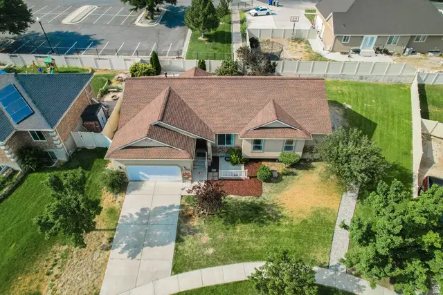 956 W Burro Way, Saratoga Springs, UT 84045 - #3