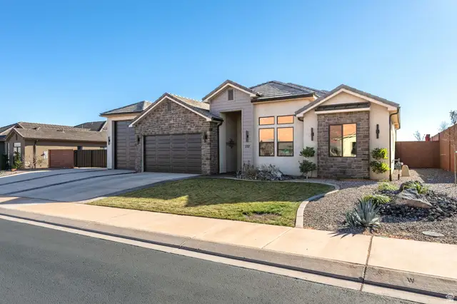 227 W United Way, Ivins, UT 84738 - #2