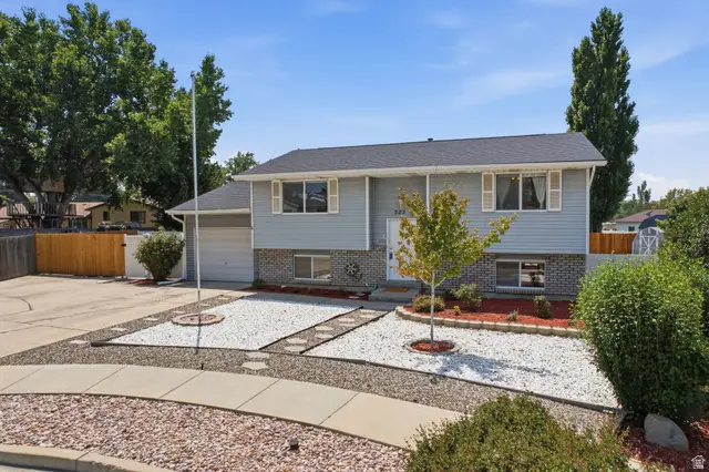 322 E Annalyn Dr, Sandy, UT 84070 - #3