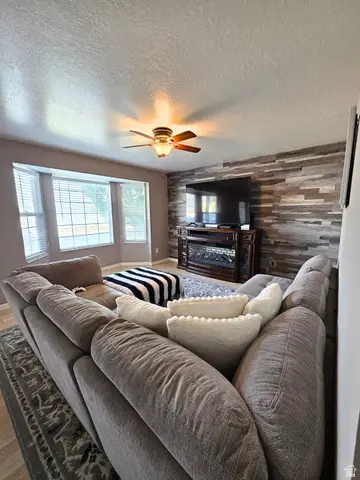 214 Meadow View Dr, Ogden, UT 84404 - #3