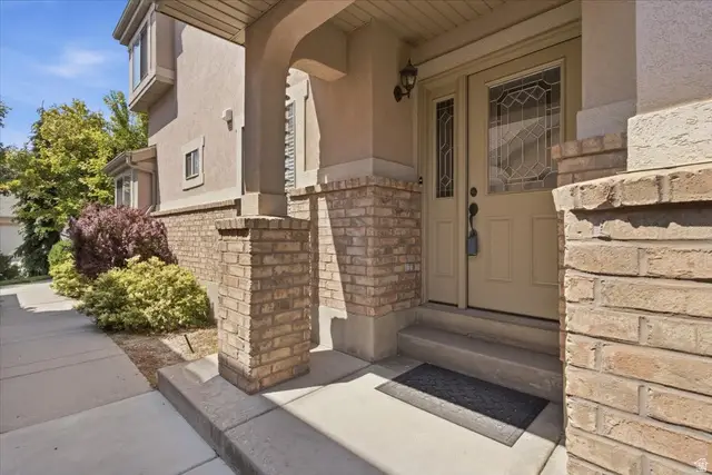 42 E Hillsborough N, Pleasant View, UT 84414 - #3