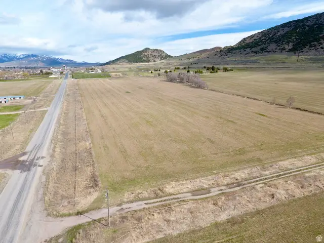 355 S 300 E, Malad City, ID 83252 - #1