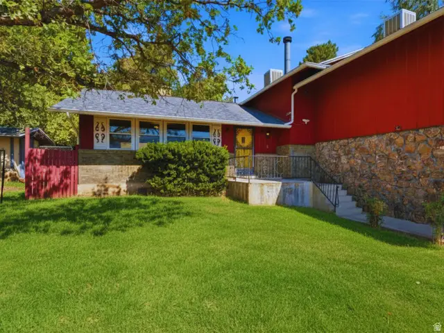5625 S Crestwood Dr E, South Ogden, UT 84405 - #2