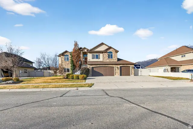 1898 W Old Fort Cir, Farmington, UT 84025 - #2