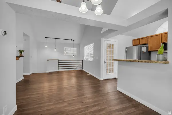 1387 W Breakwater Dr S, Taylorsville, UT 84123