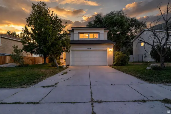 1224 N Lewis Peak Dr, Ogden, UT 84404