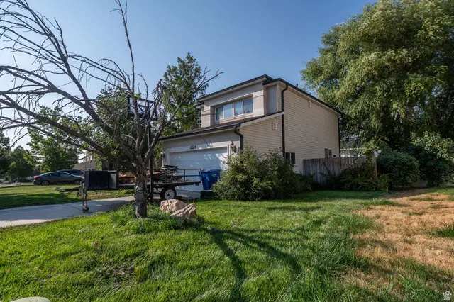 1224 N Lewis Peak Dr, Ogden, UT 84404 - #3