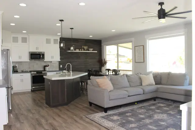 13693 S Blayde Dr, Herriman, UT 84096 - #2
