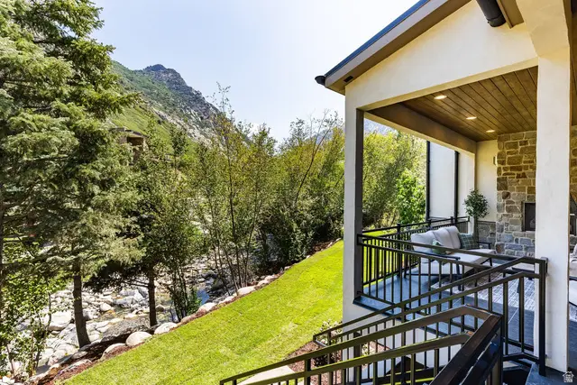 9653 S Quail Hill Ln, Sandy, UT 84092 - #2