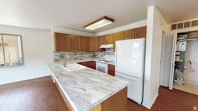 9131 S Jefferson Pl, Sandy, UT 84070 - #2
