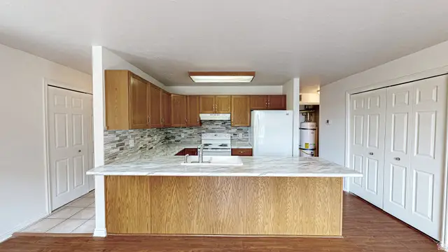 9131 S Jefferson Pl, Sandy, UT 84070 - #3