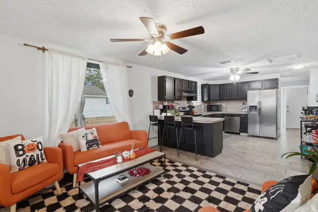 262 E 8960 S, Sandy, UT 84070 - #2