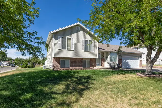 898 W 1025 N, Clinton, UT 84015 - #1