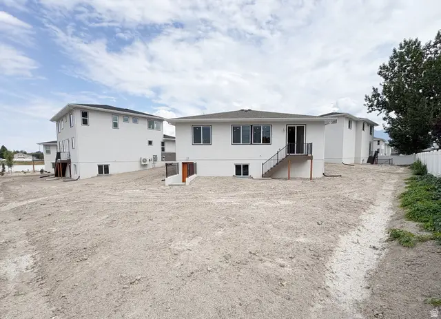 233 W Waterstone Cir #7, Murray, UT 84107 - #3