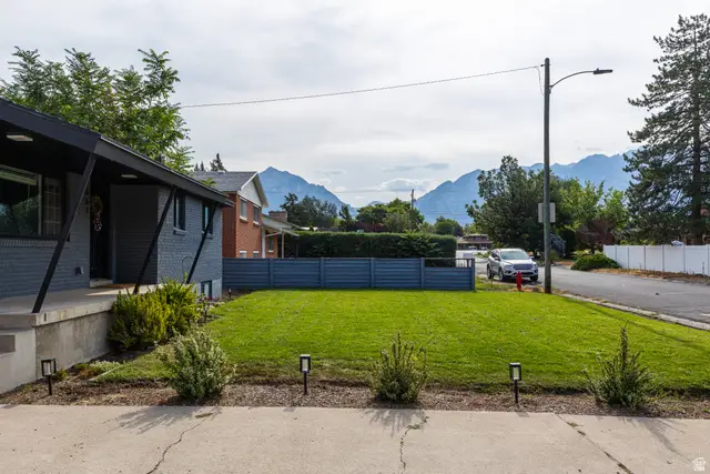 661 E Wyandotte Ave, Sandy, UT 84070 - #2