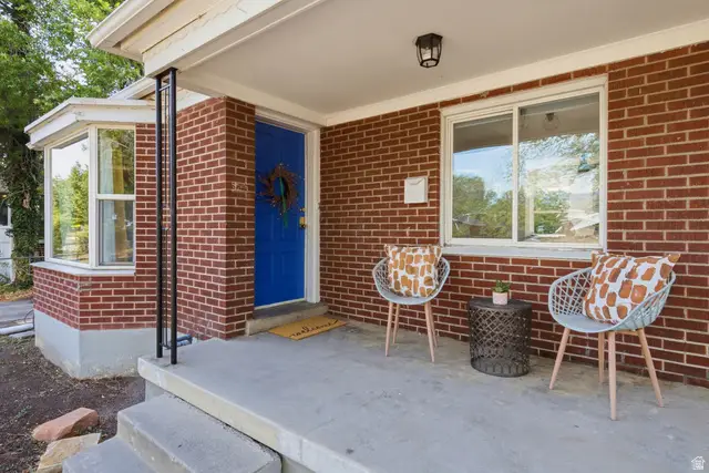985 N American Beauty Dr, Salt Lake City, UT 84116 - #2