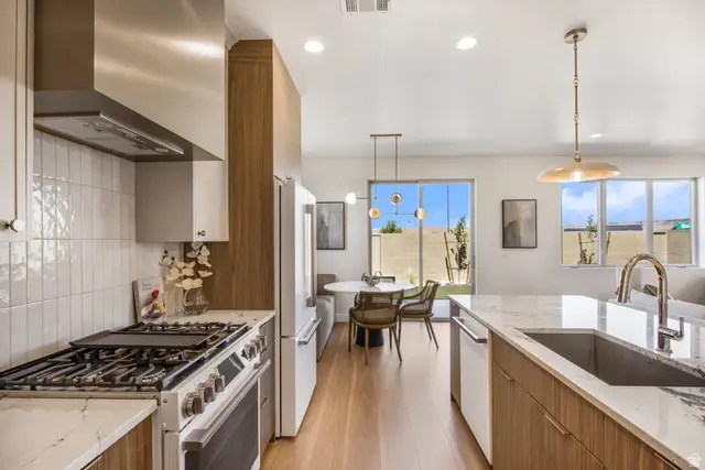 991 N Manen St, Washington, UT 84780 - #2