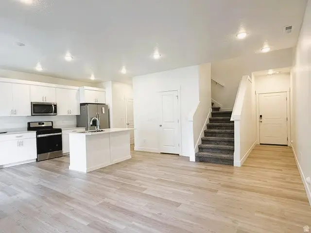 423 W 25 N, Providence, UT 84332 - #3