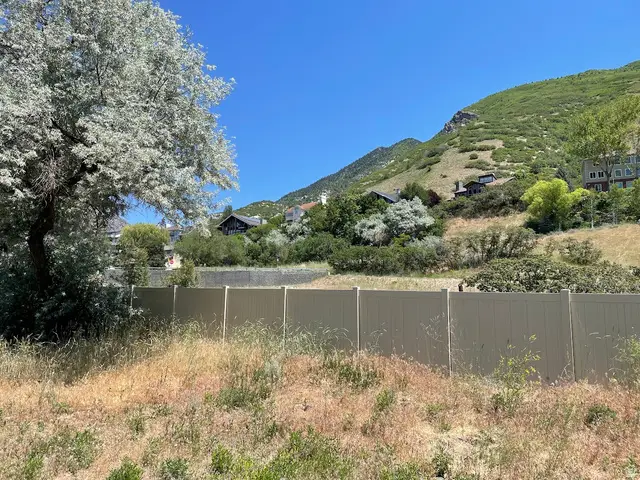 7657 S Avondale Dr E, Cottonwood Heights, UT 84121 - #1